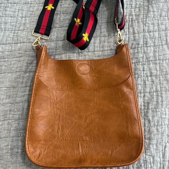 Social Threads Handbags - Like New Social Threads Vegan Messenger Bag with Detachable Bee Strap